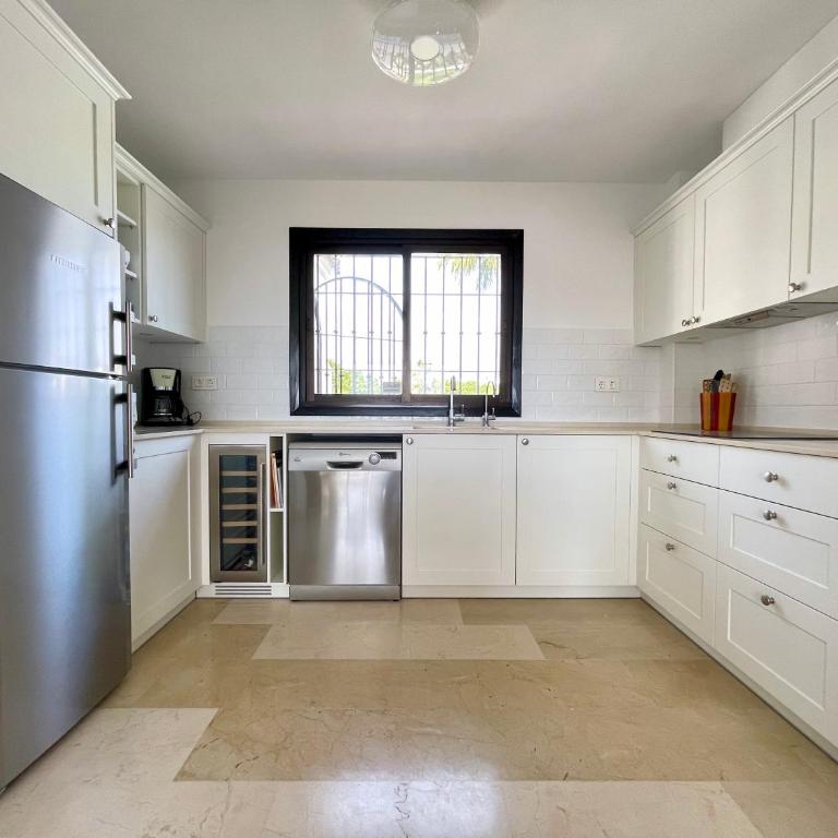 3 BEDROOM, 250m FROM THE BEACH! SWIMMING POOL, PARKING! - Apartamento de 3 dormitorios - 4