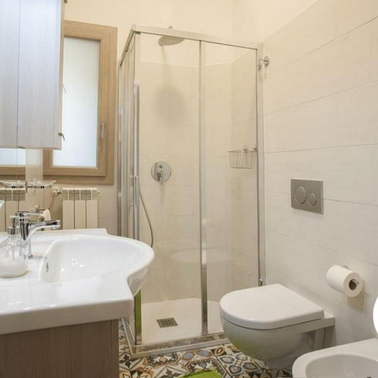 LG House with balcony near Ponte Vecchio - Appartamento con 2 Camere da Letto - 17