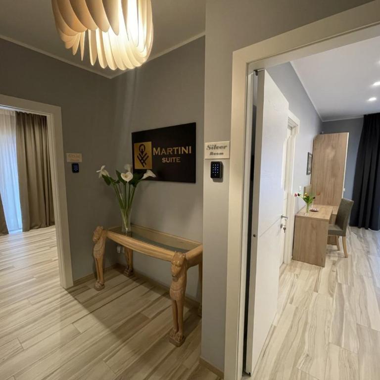Martini Suite - Triple Room with Balcony - 1