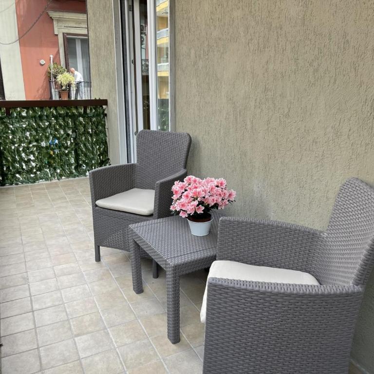 Martini Suite - Triple Room with Balcony - 12