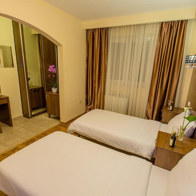 Hotel M - Double or Twin Room - 10