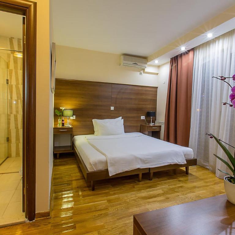 Hotel M - Double or Twin Room - 3