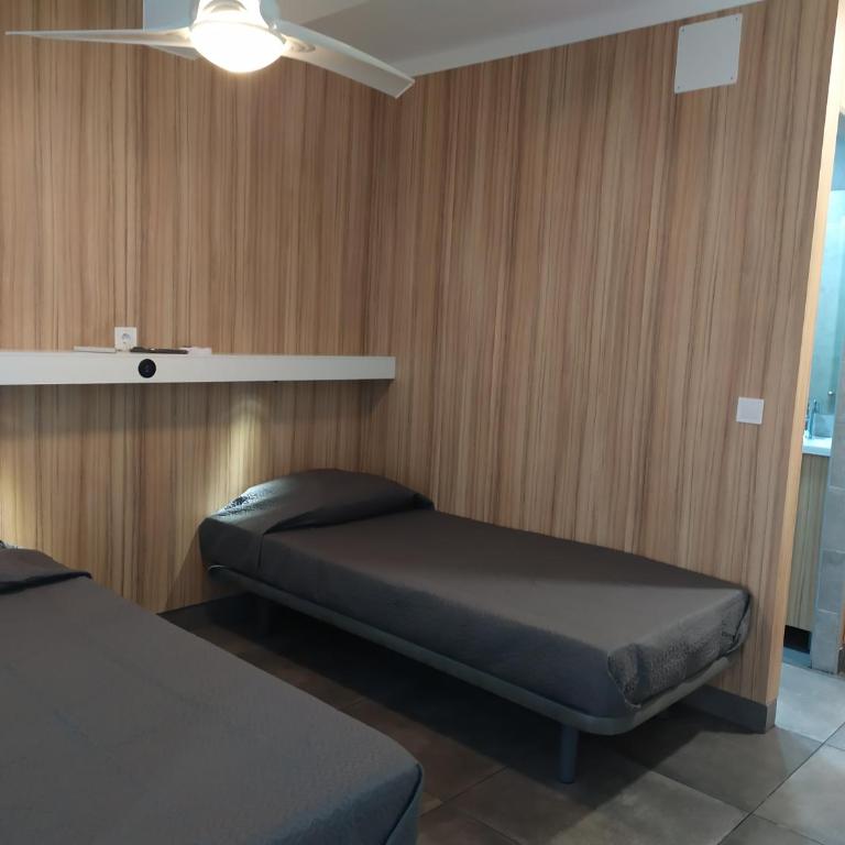 Apartamentos Urgel - Apartment with Balcony - 1