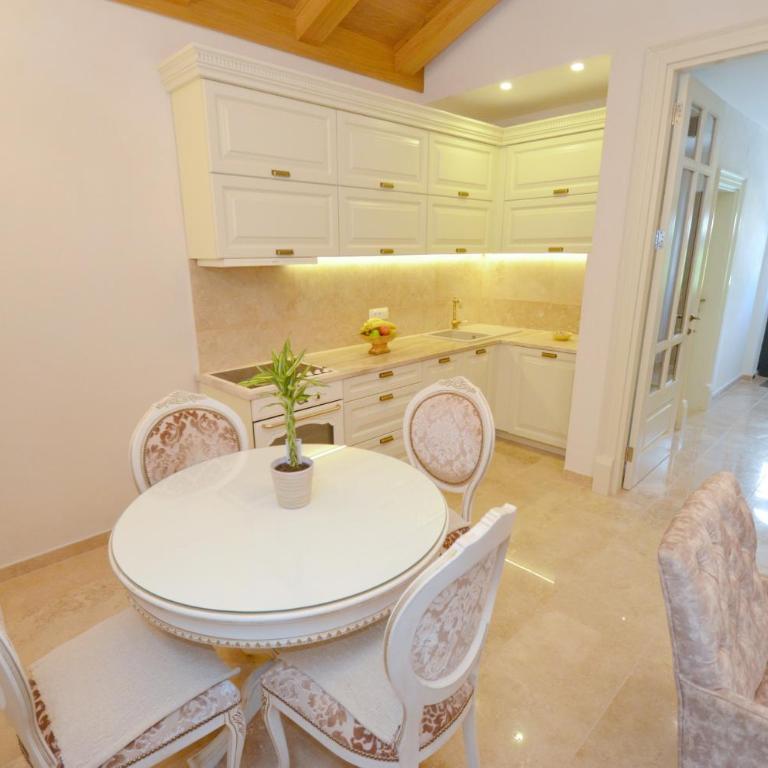 Leut Stone Residence - Villa - Beach Front - 12