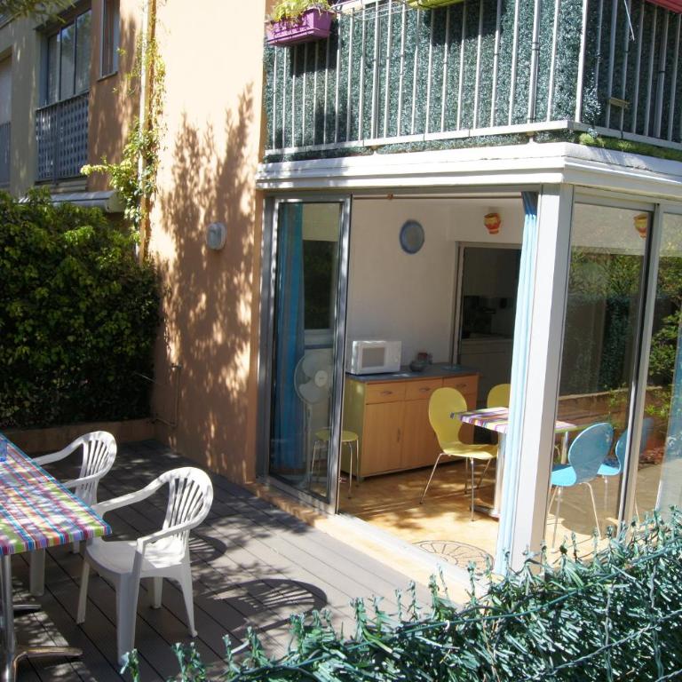 Lara 6 - Grand T2 Terrasse Loggia - WC indép - Parking - Quartier calme entre centre-port et île des Loisirs plage Richelieu - Appartement 2 Chambres - 27