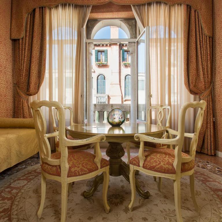 Locanda Cà Le Vele - Suite King con Balcone con Vista Canale - 7