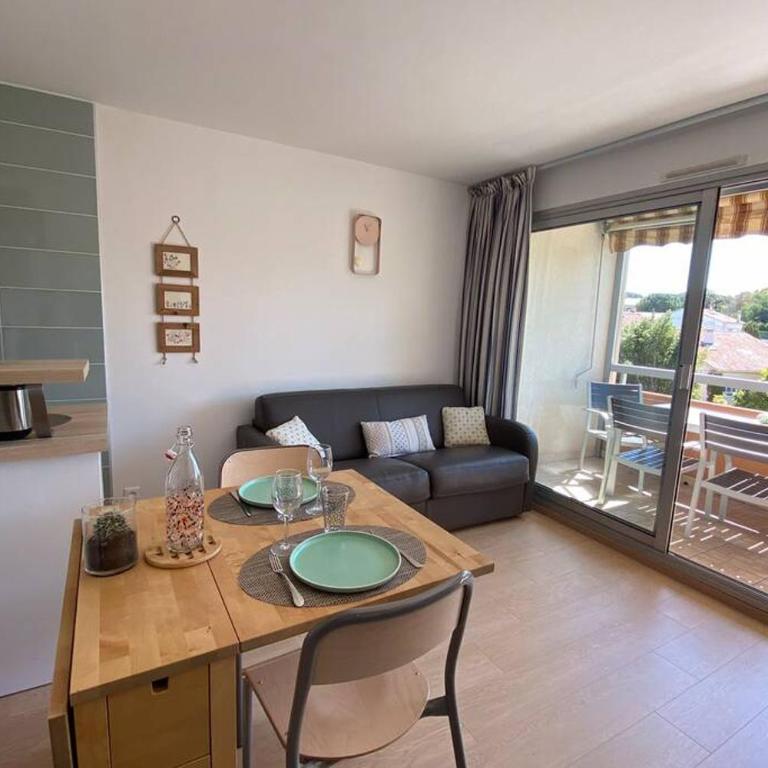 St-Raphaël - joli T1 au port de Santa-Lucia - climatisé - Apartment mit 1 Schlafzimmer - 2