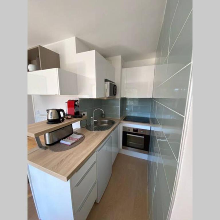 St-Raphaël - joli T1 au port de Santa-Lucia - climatisé - Apartment mit 1 Schlafzimmer - 7