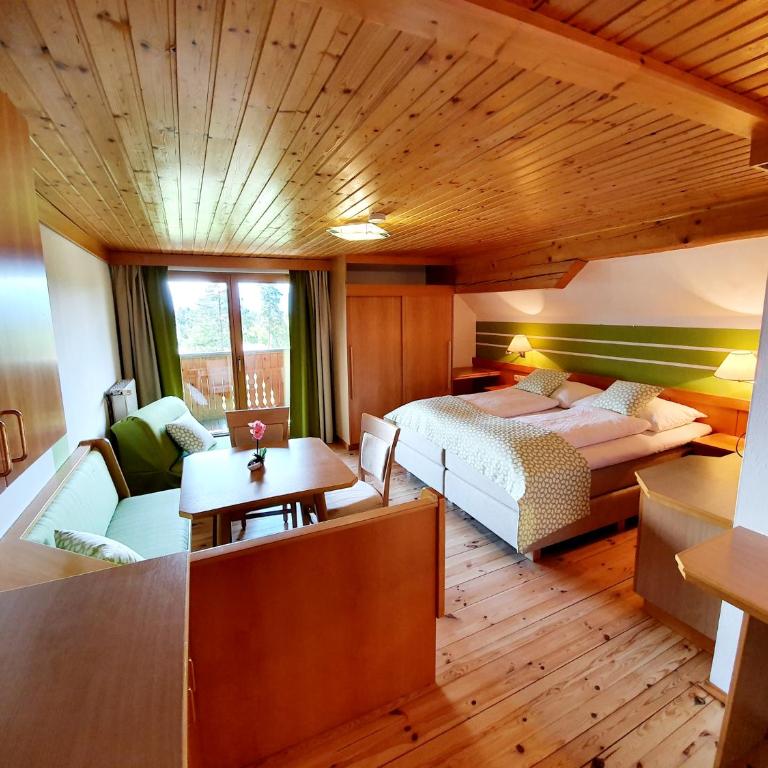 Gasthof Thomann - Familienzimmer mit Balkon - 1
