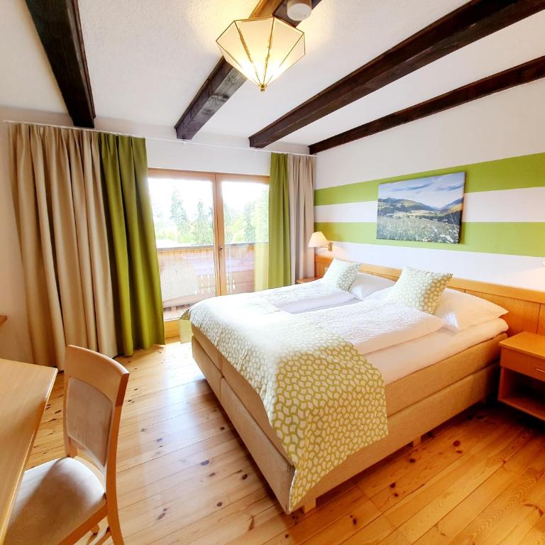 Gasthof Thomann - Doppelzimmer mit Balkon - 4