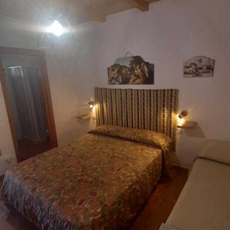 Casa Vacanza e Camera Fabiola - Camera Matrimoniale con Bagno Privato - 13