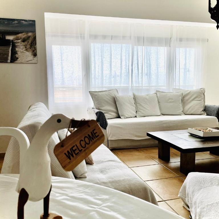 MY OCEAN HOME - Breathtaking location, Steps to the ocean, Spacious sea view, Fully Equipped and Well-Furnished with Private Entrance and High-Speed Fiber Optic Internet - Apartamento con vistas al mar - 1