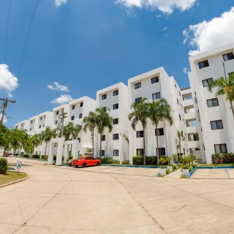 Departamento Planta Baja con parqueo en Condominio - Apartamento de 3 dormitorios - 1