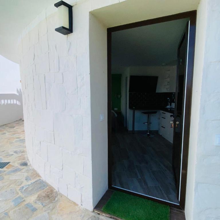 Apartments with tropical garden and sea water pool - One-Bedroom Apartment - 29