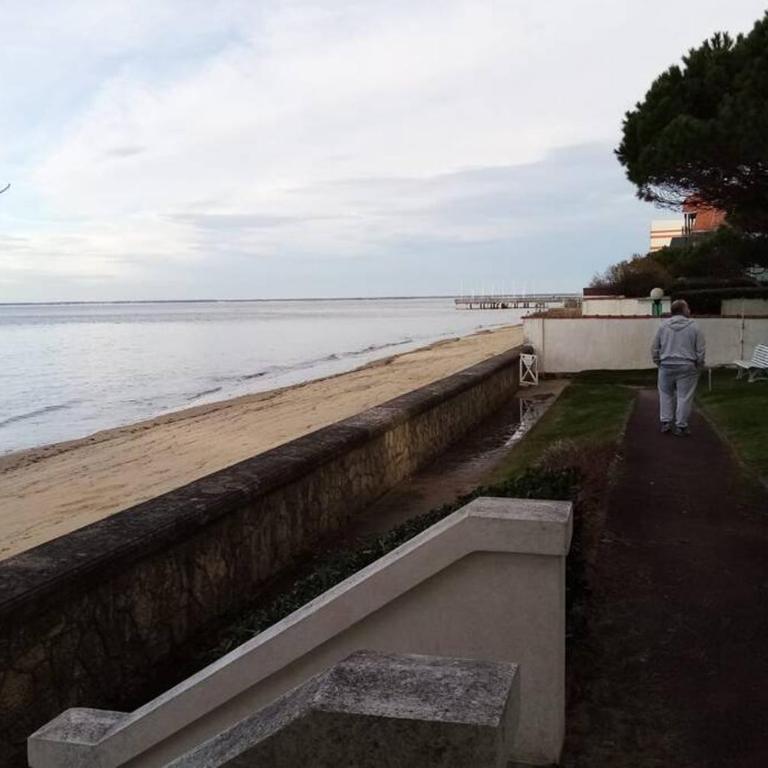 Appart résidence accès direct à la plage avec terrasse jardin - One-Bedroom Apartment - 28