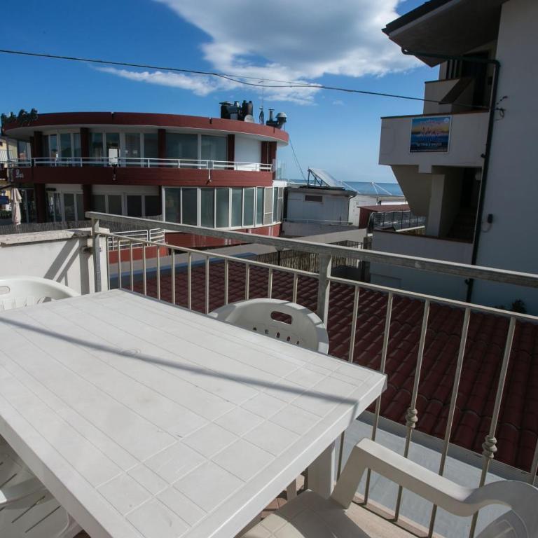 M116 - Marcelli, bilocale in centro e fronte mare - Appartamento con 1 Camera da Letto - 1