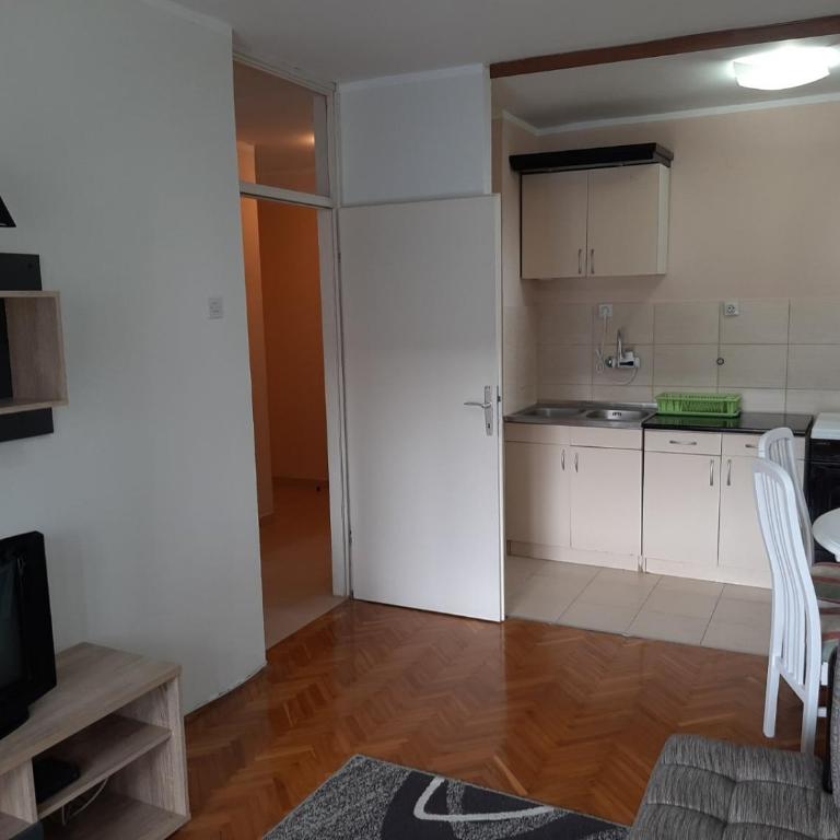 Apartment Danilo - Apartment with Balcony - 6