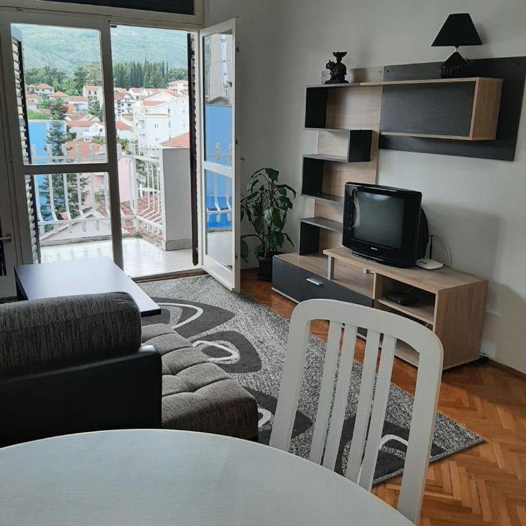 Apartment Danilo - Apartment with Balcony - 1