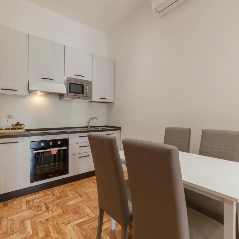 GuestHost - Rione Prati Elegant Apartment with Balcony - Apartment mit 2 Schlafzimmern - 8