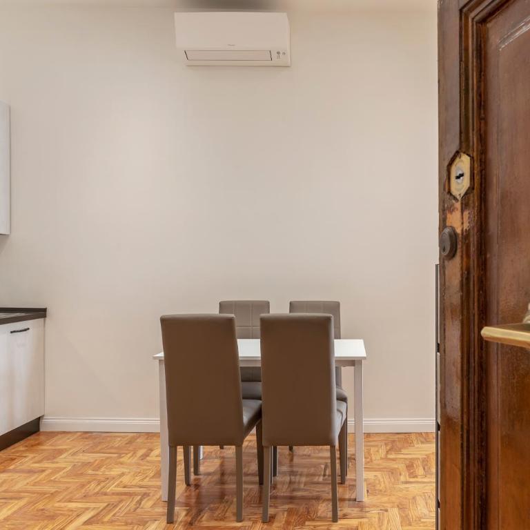 GuestHost - Rione Prati Elegant Apartment with Balcony - Apartment mit 2 Schlafzimmern - 5