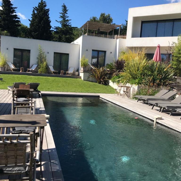 Villa le sud appartements - Appartement - Vue sur Piscine - 13