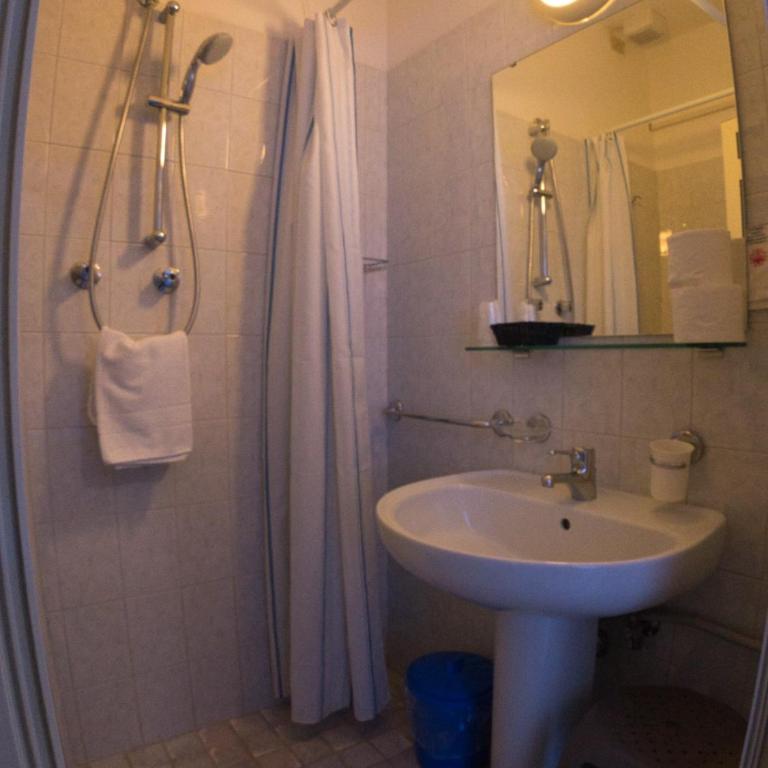Hotel Laura - Camera Tripla - 6