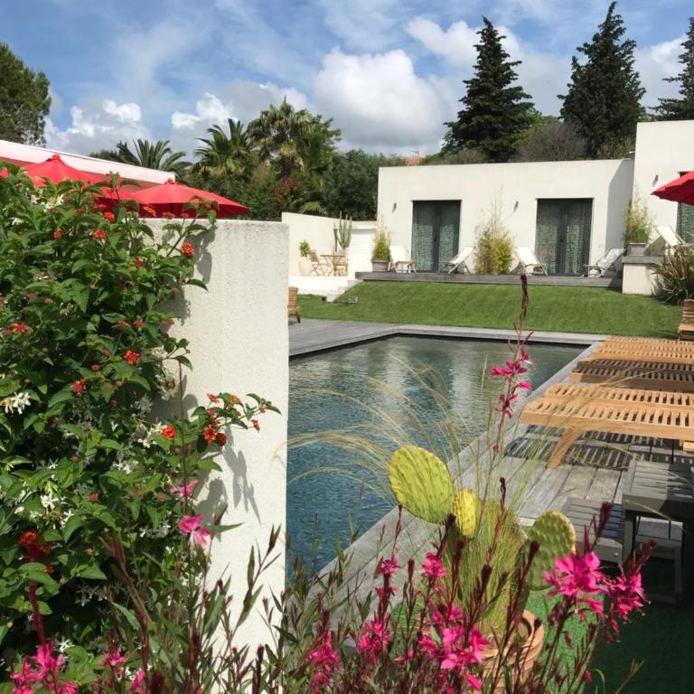 Villa le sud appartements - Appartement - Vue sur Piscine - 17