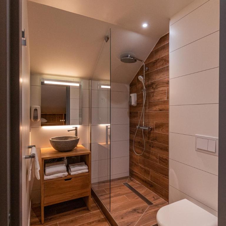 Auberge De La Croix Perrin - Chambre Double Deluxe avec Balcon - 3