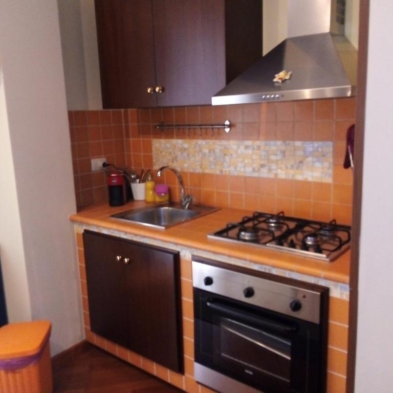 Mazzini House - Three-Bedroom Apartment - 9