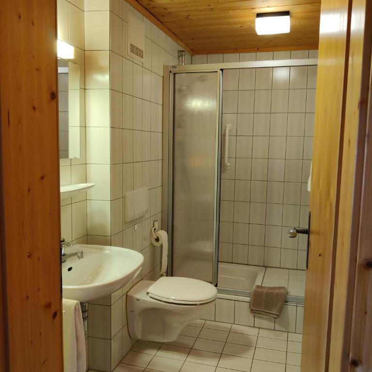 Pension Berg&Bleibe Wertach - Zweibettzimmer mit eigenem Bad - 4