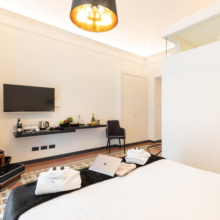 Foresteria di Piazza Cavour - Luxury Suites & Guest House - Chambre Double Deluxe avec Balcon - 6