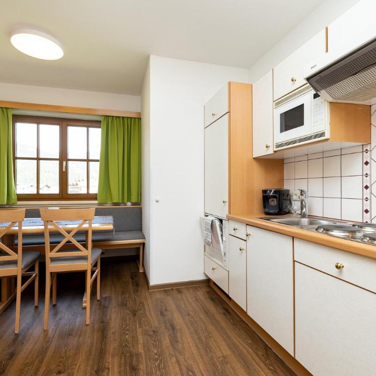 Michis Aparthotel - Appartamento con 2 Camere da Letto - 2
