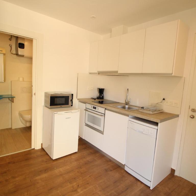 Apartamentos Boni - Apartment with Terrace and Castle View - 6