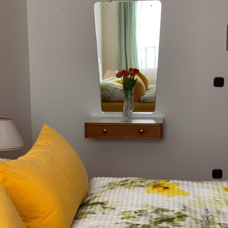 ALTSTADT-APARTMENTS Bad Radkersburg - Ihr Zuhause auf Reisen - Gediegene 88 m² Ferienwohnung „Weißburgunder“ - 1. OG Terrasse Innenhof - 33