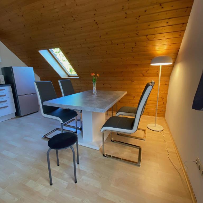 ALTSTADT-APARTMENTS Bad Radkersburg - Ihr Zuhause auf Reisen - Lässige 73 m² Dachgeschoss-Wohnung „Sauvignon Blanc“ - Ausblick, OG 2 - 11