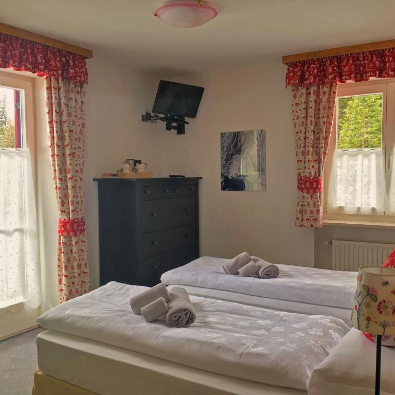 Rifugio Monti Pallidi - Camera Familiare con Bagno Privato - 4