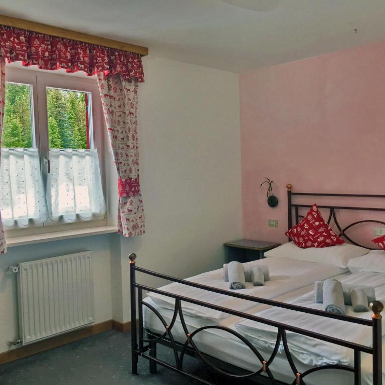 Rifugio Monti Pallidi - Camera Familiare con Bagno Privato - 6