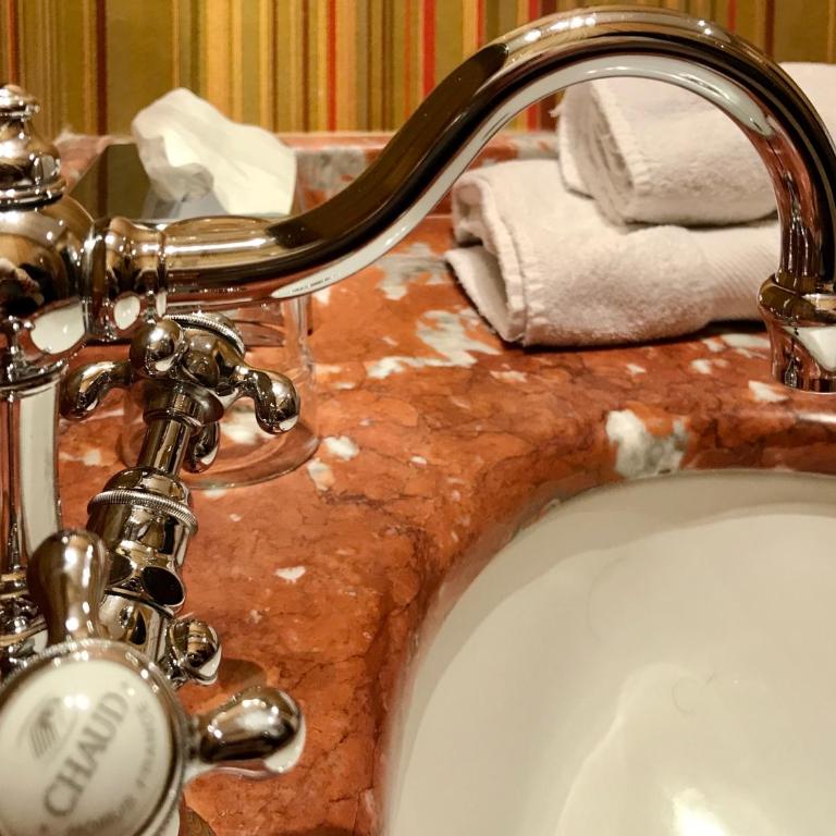 Demeure Saint Louis Historic manor, air-conditioned, free private parking, City 700m, WIFI, view - Chambre Double - Vue sur Ville Médiévale - 30