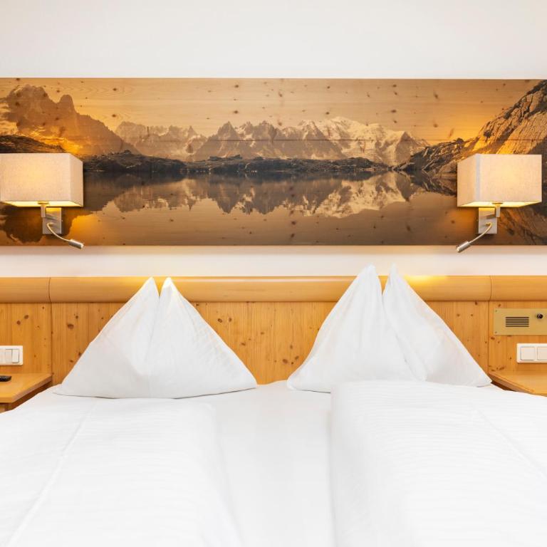 Hotel Pongauerhof - Doppelzimmer mit Zustellbett - 1