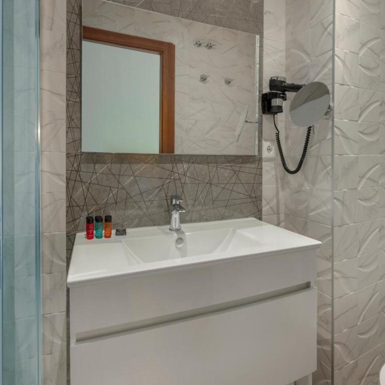 SH Suite Palace - Standard Double Room - 3