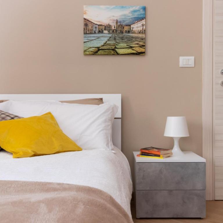 Cialdini Apartment Close to the City Center by Wonderful Italy - Apartment - 7