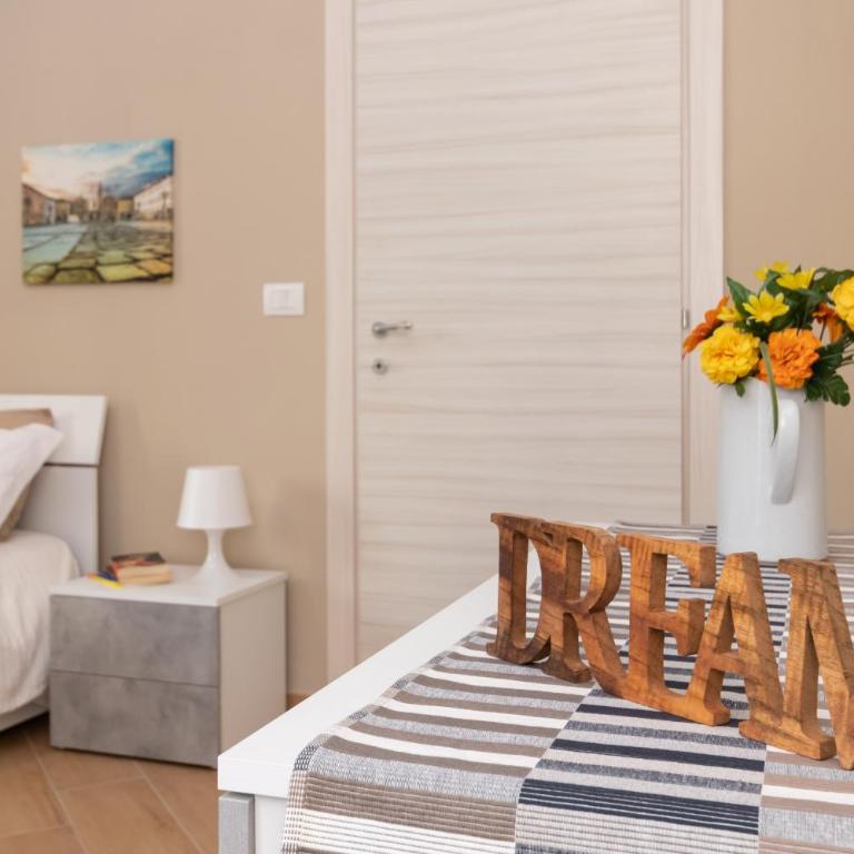 Cialdini Apartment Close to the City Center by Wonderful Italy - Apartment - 8