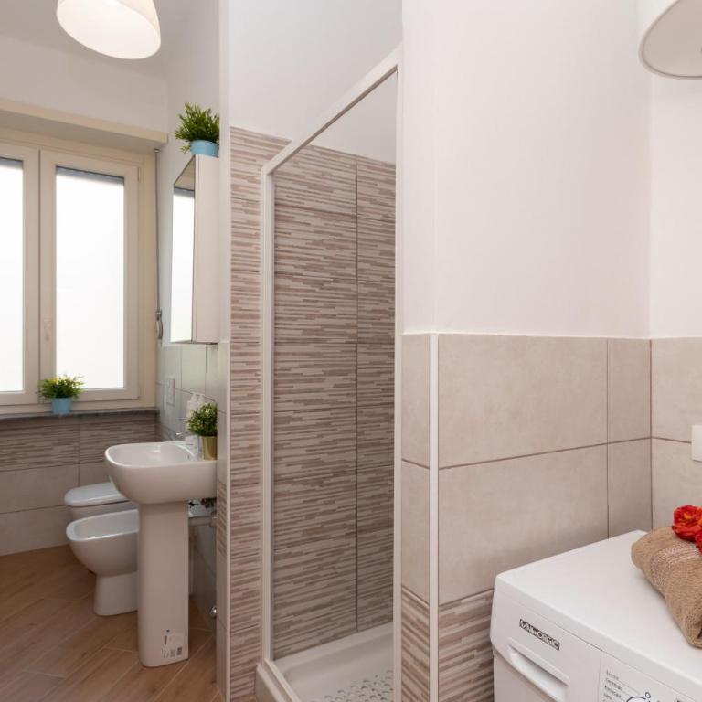Cialdini Apartment Close to the City Center by Wonderful Italy - Apartment - 9