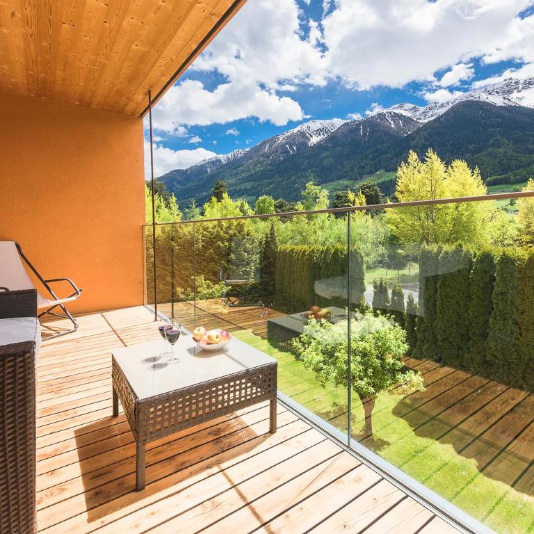 Residence-Garni Haus Tschenett - Camera Matrimoniale Deluxe con Balcone - 5