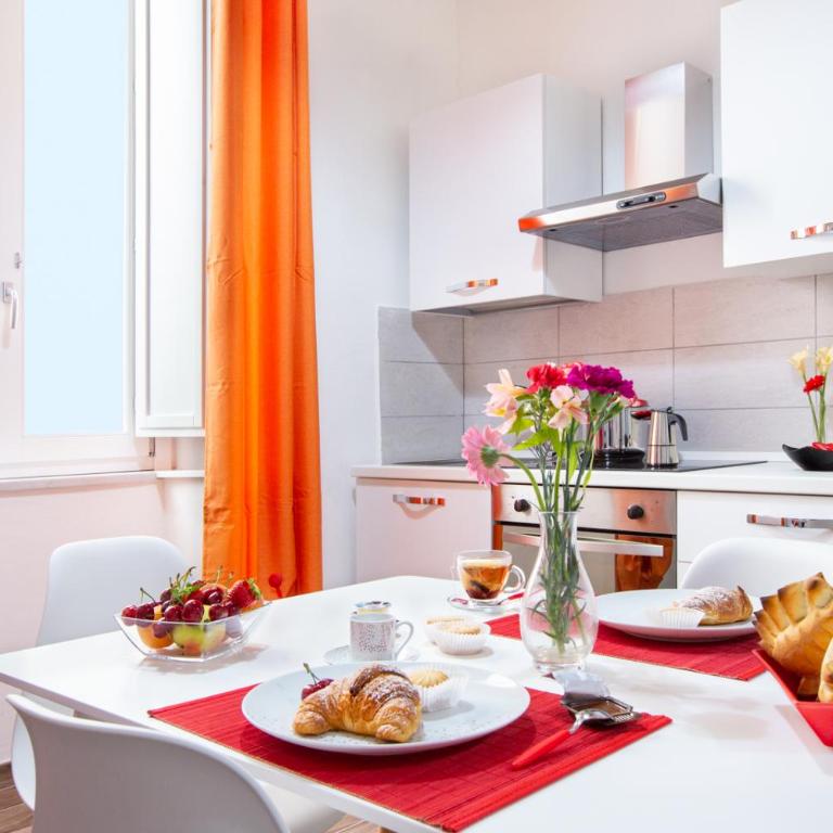 Apart Suites Marina - Camera Matrimoniale con Letto Supplementare - 2