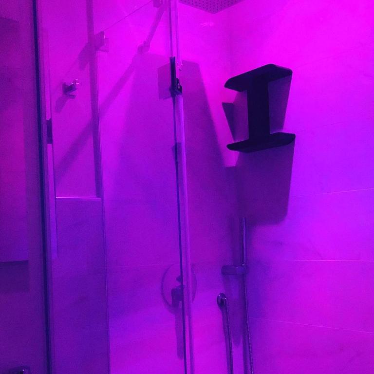 B&B Angolo83 Palermo centro - Camera Matrimoniale Deluxe con Balcone - 4