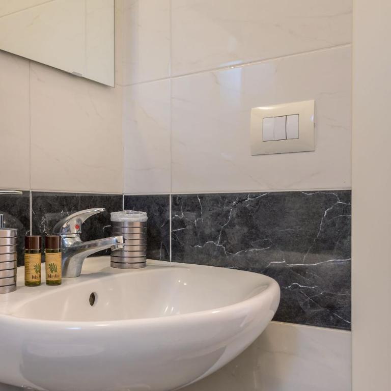 YOUR HOUSE ROOMs 1 - Camera Matrimoniale Standard - 8