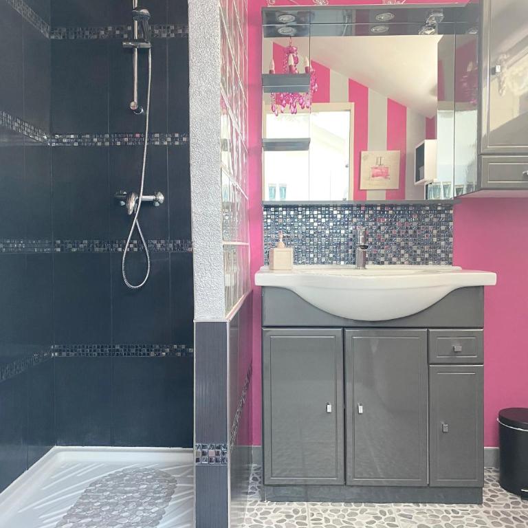 Villa la Vie, Maison entière pour 4 personnes, avec extérieur, Tout inclus, ménage, linge, wifi - Maison 2 Chambres - 14