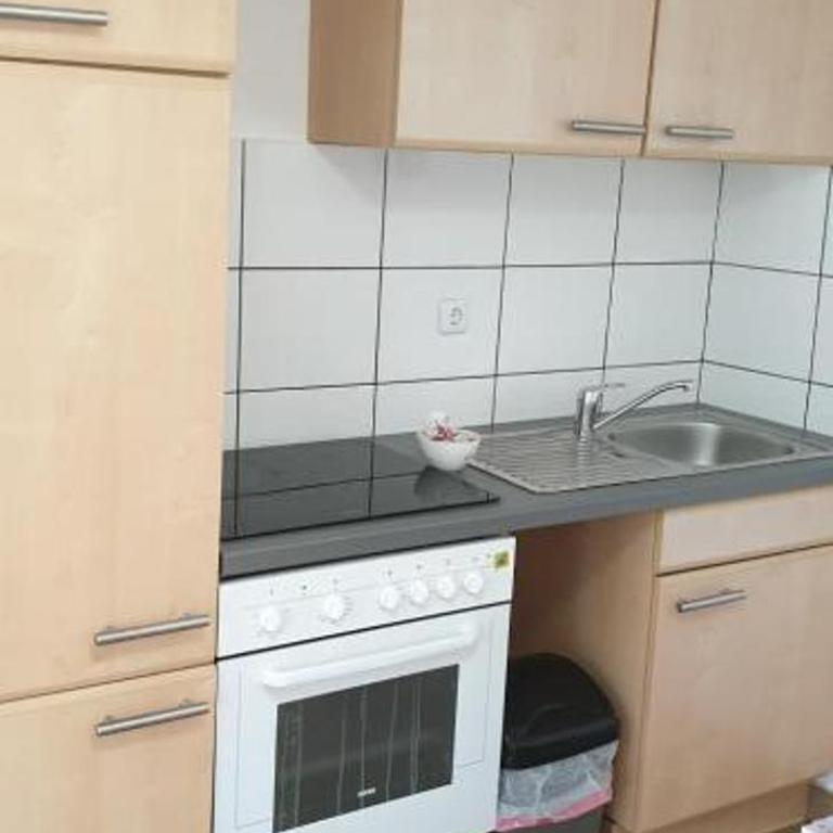 Apartmenthaus beim LKH Graz I Free Parking I Self Check-in - Classic Vierbettzimmer - 1