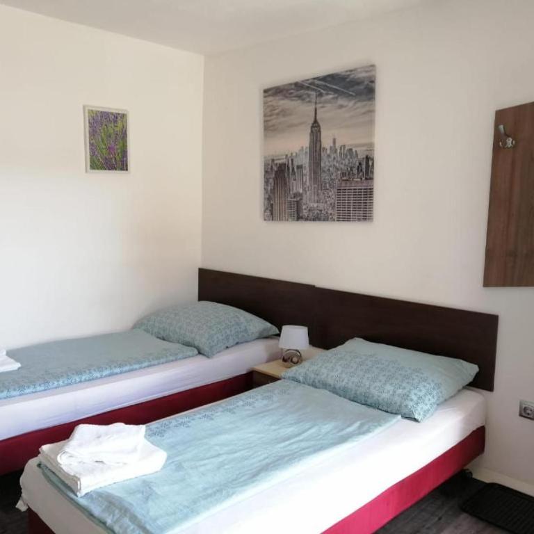 Apartmenthaus beim LKH Graz I Free Parking I Self Check-in - Budget Doppel-/Zweibettzimmer - 5